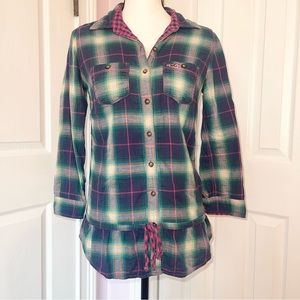 Hollister plaid flanel-like long sleeve pelum blouse w/ drawstring waist Small